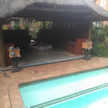 Treetops & Treats Guest House Претория Екстериор снимка
