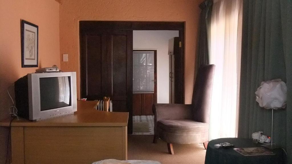 Treetops & Treats Guest House Претория Екстериор снимка